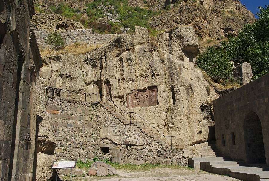 Территория монастырского комплекса Гегард, Армения