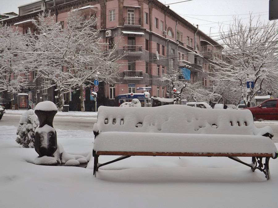 Зимние улочки Еревана, Армения