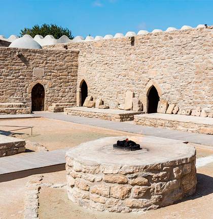 древний храм Атешгях Азербайджан