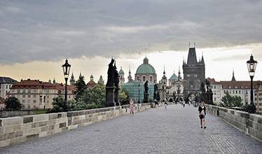 Карлов мост днем