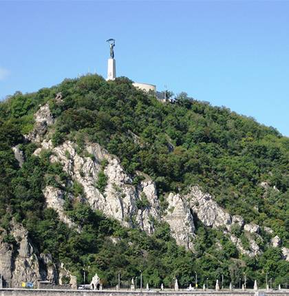 Гора Геллерт, статуя Свободы в Будапеште