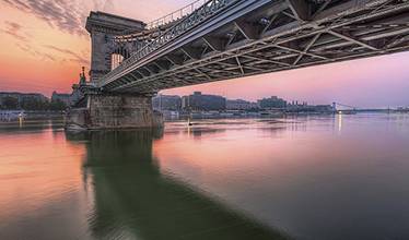 Цепной мост в Будапеште на закате