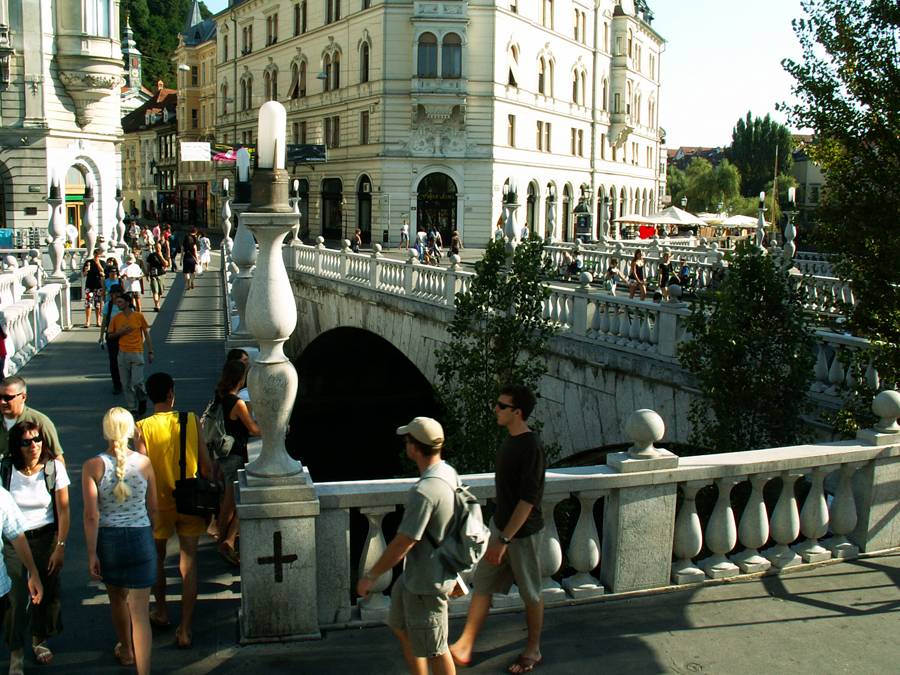 Тройной мост, символ 