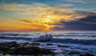 Закат над океаном у побережья ЮАР