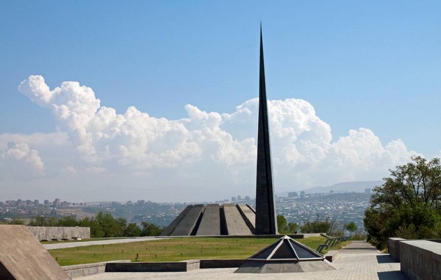 Цицернакаберд Мемориальный комплекс Цицернакаберд